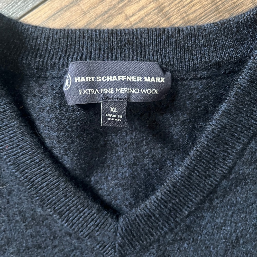 Hart Schaffner Marx Men's Blue Merino Wool Pullover Sweater Vest Size L / XL - Picture 3 of 6